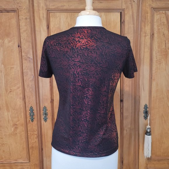 Jaclyn Smith Metallic Round Neck Burgundy Short Sleeve Top. Size S/C - Picture 5 of 8